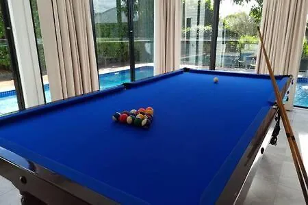 5Bdr Ultimate Family Retreat Pool Toys Galore Brisbane