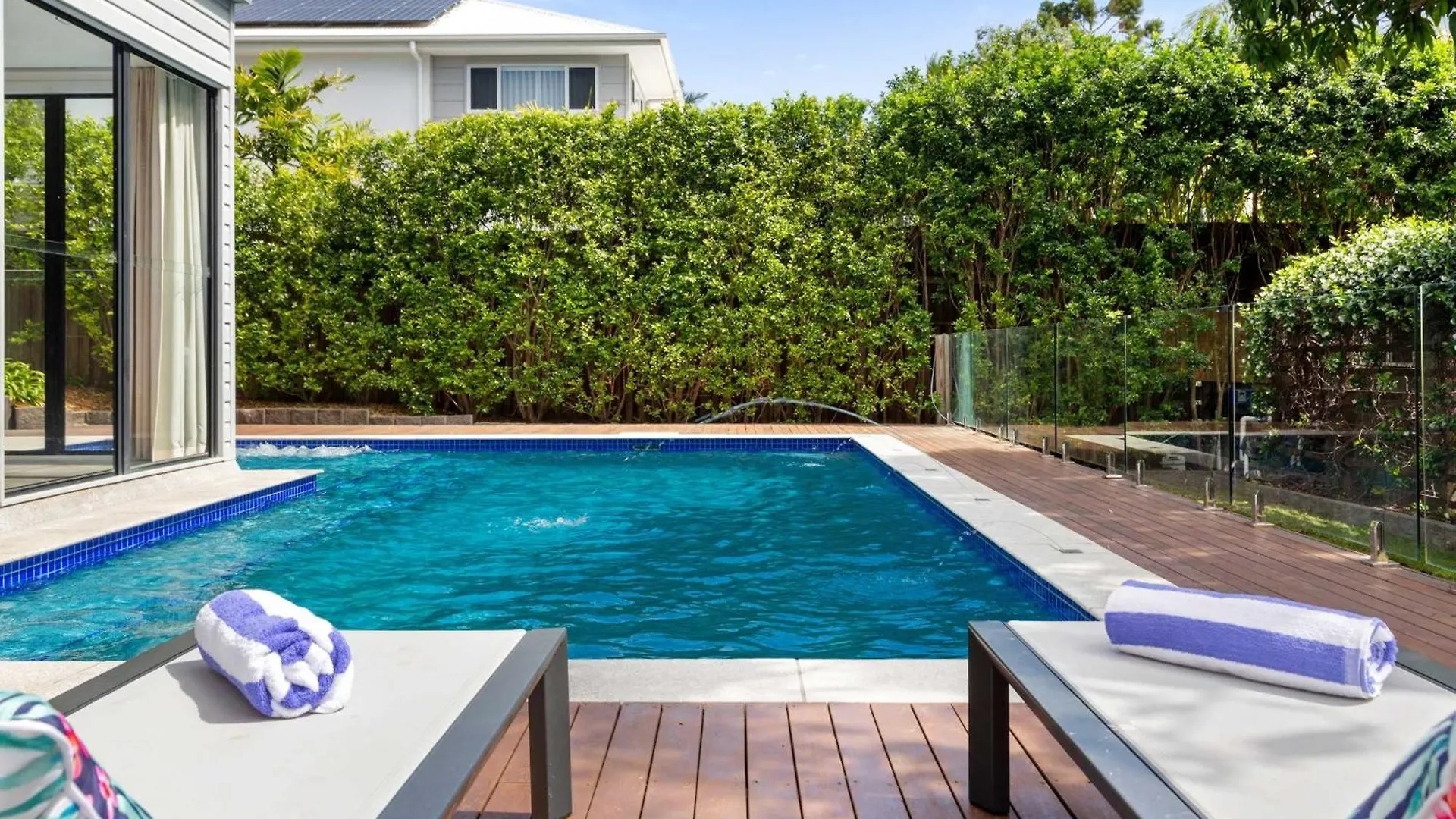 5Bdr Ultimate Family Retreat Pool Toys Galore Brisbane Holiday home